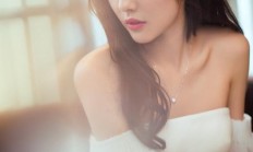 知名歌手与圈外人“地下恋情”曝光，背后竟藏着惊天秘密！